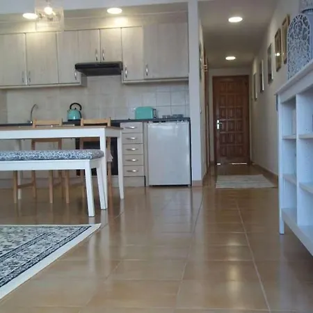 Sleeps 2 Pool Wifi T691566 *