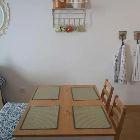 Sleeps 2 Pool Wifi T691566 *