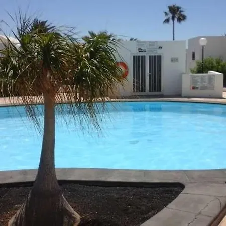 Sleeps 2 Pool Wifi T691566 Apartment *